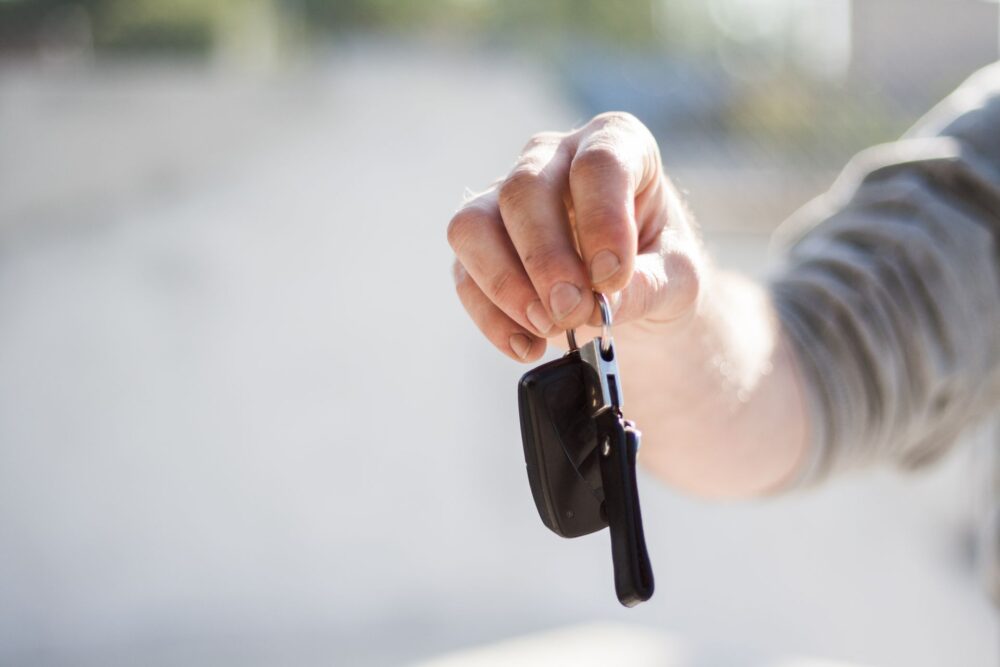 Automobilio nuomos sutarties ir dokumentų tikrinimas